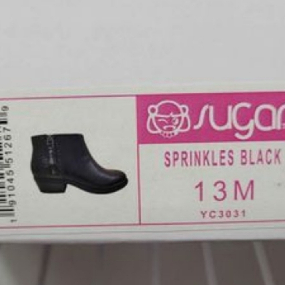 NEW NEVER WORN Girls Black Boots (Size 13)